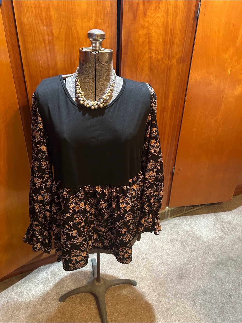 SHEIN Black & Tan Floral Peplum Tunic